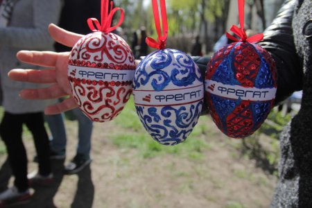 И на пасхальном дереве, и в айбоксах!