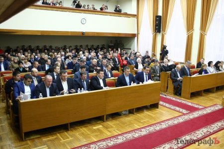 Сессия Кременчугского горсовета 11 мая: раздел похоронного комбината и 27 бюджетных миллионов