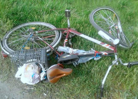 Под Кременчугом автомобилист сбил велосипедиста и скрылся с места ДТП