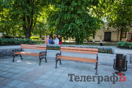 Зі сльозами на очах: у Кременчуці привітали ветеранів Другої світової та бійців АТО