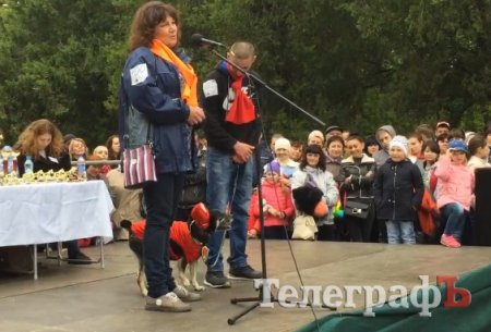 Прямо на параде собаку из приюта Креветку забрала новая хозяйка