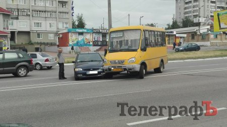 На Троїцькому ринку маршрутка потрапила у ДТП