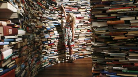 Моторошне передбачення, щире кохання, таємниці та Хрестовий похід дітей: що новенького кременчужанам почитати на вихідних