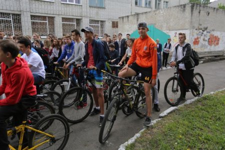 У Кременчуцькому ліцеї №4 з'явились парковка для роверів та велосипедне СТО
