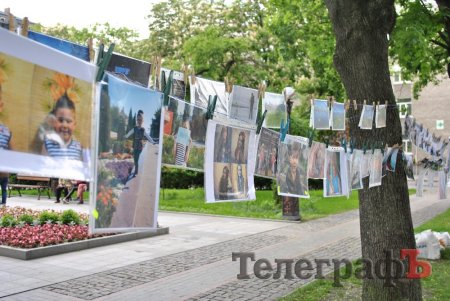 Фоторепортаж: як кременчуцькі фотографи сушили фото під дощем