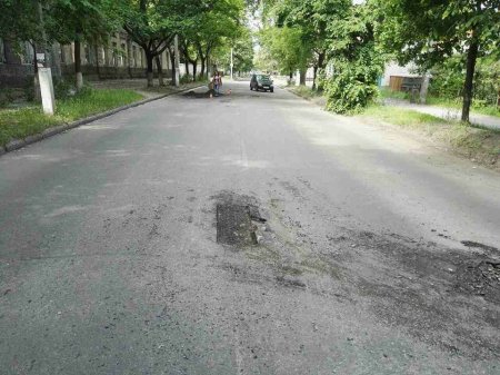 В Кременчуге начали латать «ямы имени мэра»
