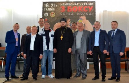 Кременчуцького боксера у фіналі зупинила травма