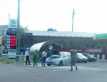 В Кременчуге на заправке загорелся Chevrolet Aveo