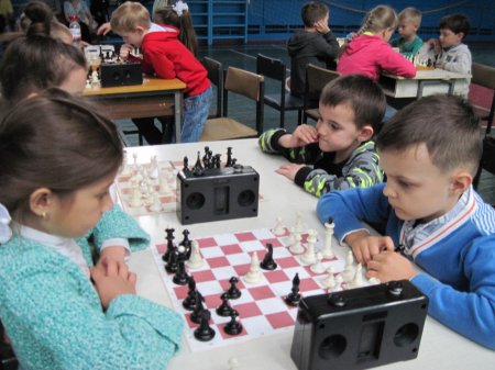 В Кременчуге состоялось шахматное «побоище» ко Дню защиты детей