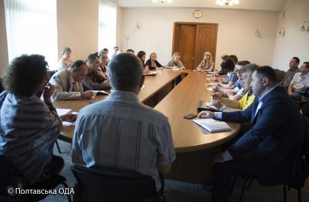 Виконавчий комітет Кременчуцької міськради перевірять 25 спеціалістів з Полтавської ОДА