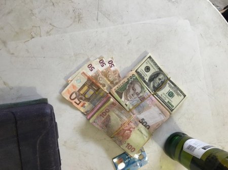 Руководитель таможенного поста на Полтавщине попался на взятках за содействие в «растаможке» авто