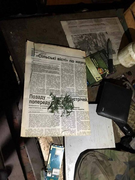 Под Кременчугом у мужчины изъяли наркотики и самодельную взрывчатку