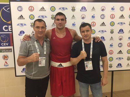 Кременчуцький супертяж Вихрист переміг суперника малою кров'ю