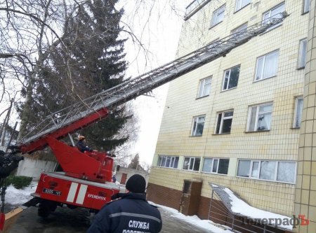 Спасать кременчужан из горящей 14-этажки очень непросто Спасать кременчужан из горящей 14-этажки очень непросто
