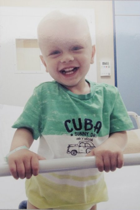 «Ми ледь довезли його до лікарні, Кирило майже не дихав», - бабуся онкохворого кременчужанина