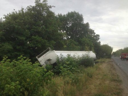 Под Кременчугом ВАЗ «в лобовую» столкнулся с фурой: погиб военнослужащий