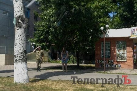 «Синочку, куди ж я без тебе»: у Кременчуці попрощалися з бійцем 107 полку