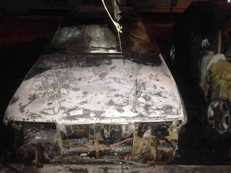 Ночью в центре Кременчуга горели две машины