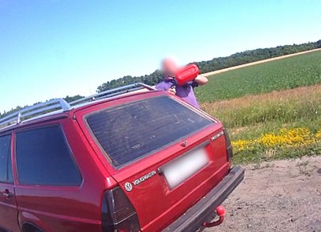 На Полтавщине разъяренный водитель облил бензином полицейского и угрожал поджечь
