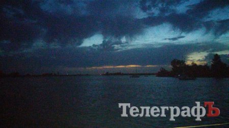 «Парус, порвали парус!»: Кременчужане, преодолев стихию, прошли по стопам запорожских казаков