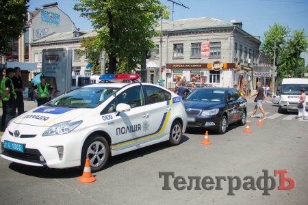 Засмотрелся: в центре Кременчуга Skoda Octavia «чпокнула» полицейский Prius Засмотрелся: в центре Кременчуга Skoda Octavia «чпокнула» полицейский Prius