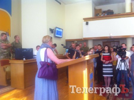 Сессия Кременчугского горсовета 20 июля: скандал с врачом из «ЛНР», туалеты и видеокамеры в парках