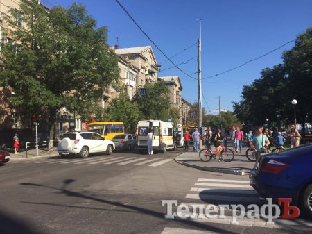 В центрі Кременчука водійка на пішохідному переході збила жінку