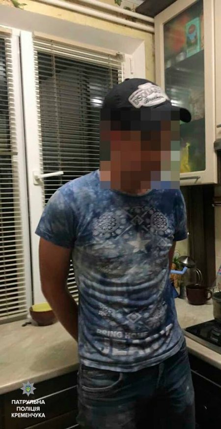 Копи затримали кременчужанина, який вилазив з вікна другого поверху