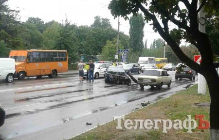 В Кременчуге в районе «Кредмаша» тройное ДТП: чудом не пострадали люди
