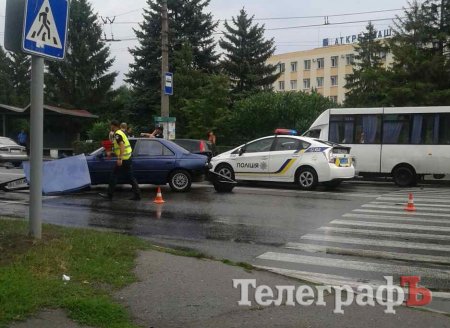 В Кременчуге в районе «Кредмаша» тройное ДТП: чудом не пострадали люди