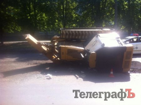 В Кременчуге на ул. Вадима Пугачева «прилег» бульдозер