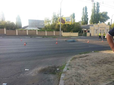 В Кременчуге таксист насмерть сбил женщину: водитель скрылся с места аварии