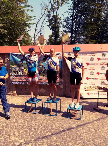 Кременчужанка зібрала комплект нагород з маунтінбайку