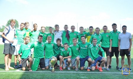 Поки основна команда програє, юний «Кремінь» завойовує нагороди