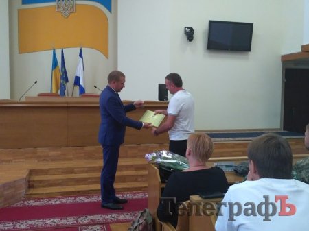 Армію волонтерів Кременчука нагородили відзнакою Президента України «За гуманітарну участь в АТО»