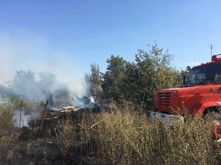 Невідомі спалили дровник під Кременчуком Невідомі спалили дровник під Кременчуком