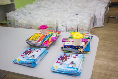 Первоклашки Молодежного в этом году не останутся без подарков