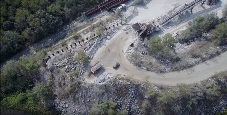 Кременчужанам показали работу гранитного карьера с неба