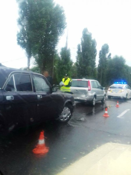 В Кременчуге возле «Sport Life» ДТП: «Волга» въехала в Ford