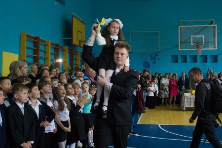 Первое сентября, первый класс, первый осенний дождь