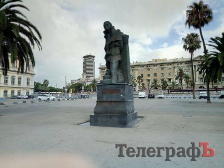 Кременчугский пакет съездил в Европу по безвизу.  А как ты провел свое лето?