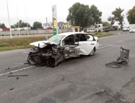 В тройном ДТП на трассе Полтава - Кременчуг погибла женщина и травмирован 4-летний ребёнок
