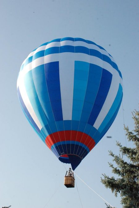 «На большом воздушном шаре»: кременчуцька малеча святкує «Свято першокласника»