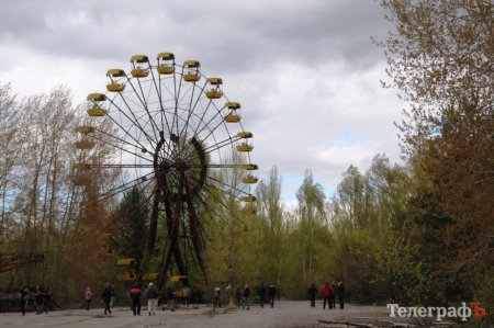В кінці робочого дня: в  «мертвій» Прип'яті  «ожило» «чортове» колесо