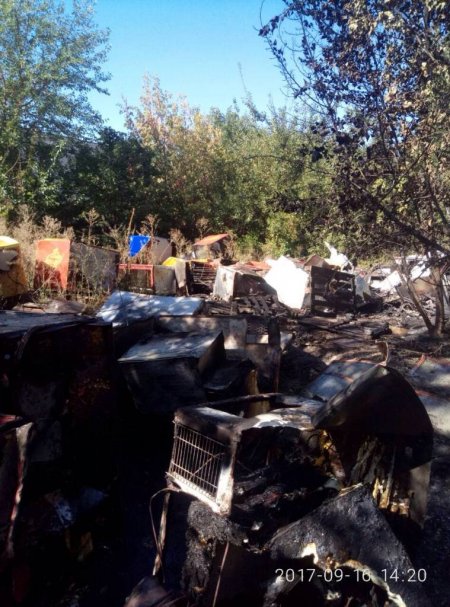 На Молодежном горело заброшенное предприятие