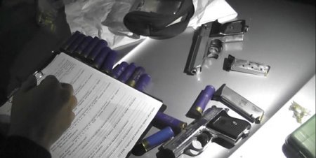 В Горишних Плавнях полиция остановила BMW X5 с пистолетами и наркотиками «на борту»