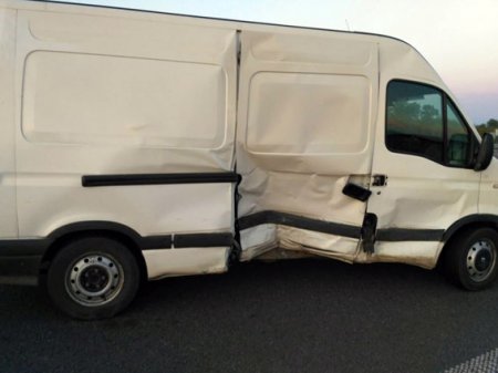 На Полтавщине на трассе столкнулись «ВАЗ» и грузовой фургон