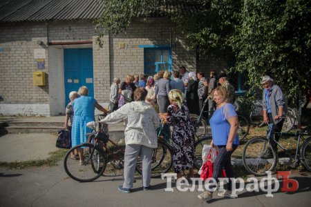 В Песчаном люди протестуют против закрытия отделения почты: говорят, что перекроют трассу