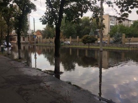 Кременчугская Венеция: ул. Ивана Мазепы затопило