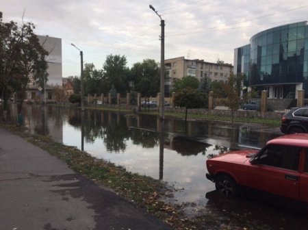 Кременчугская Венеция: ул. Ивана Мазепы затопило